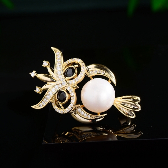 VQ Owl Brooch - Picture 2 of 8